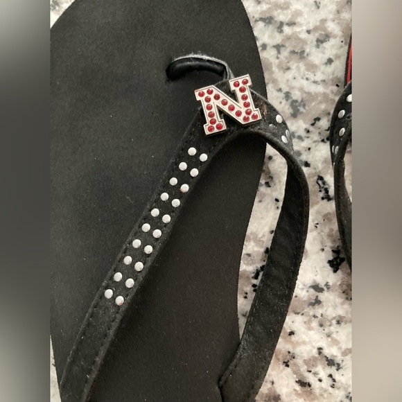 🌽 🏈 🩴Nebraska Cornhusker Flip Flops Size 7 🌽🏈🩴 - Picture 5 of 9